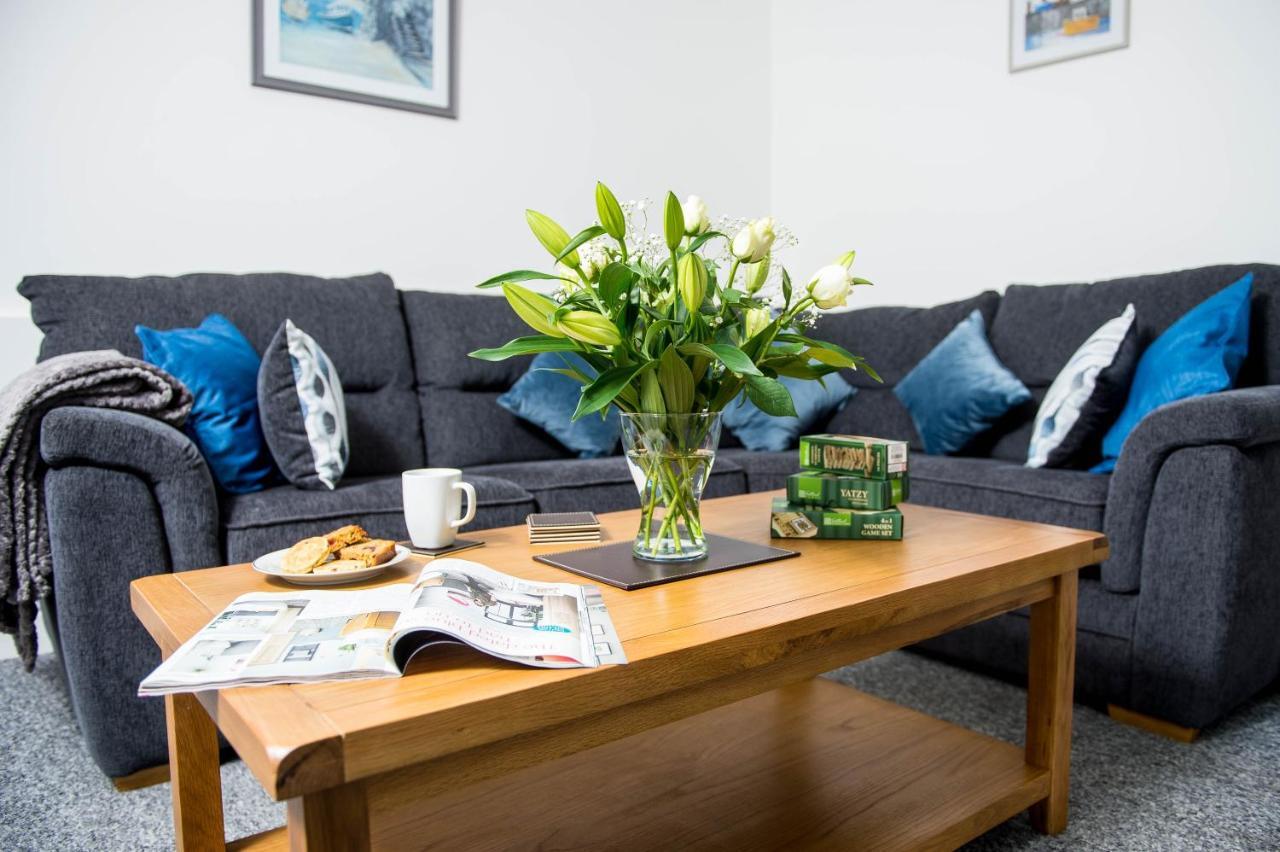 Awel Taf- Central Cottage Ideal For Families, With Parking Сент-Клирс Экстерьер фото