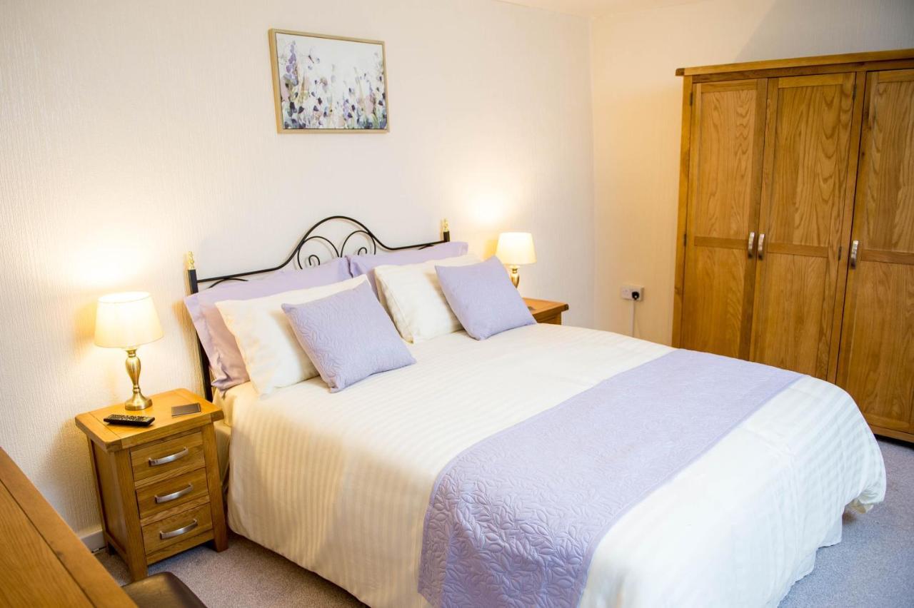 Awel Taf- Central Cottage Ideal For Families, With Parking Сент-Клирс Экстерьер фото