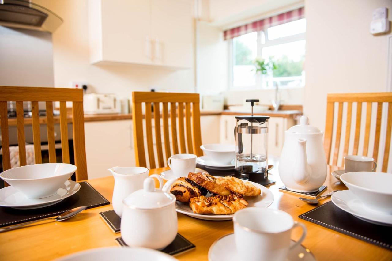 Awel Taf- Central Cottage Ideal For Families, With Parking Сент-Клирс Экстерьер фото