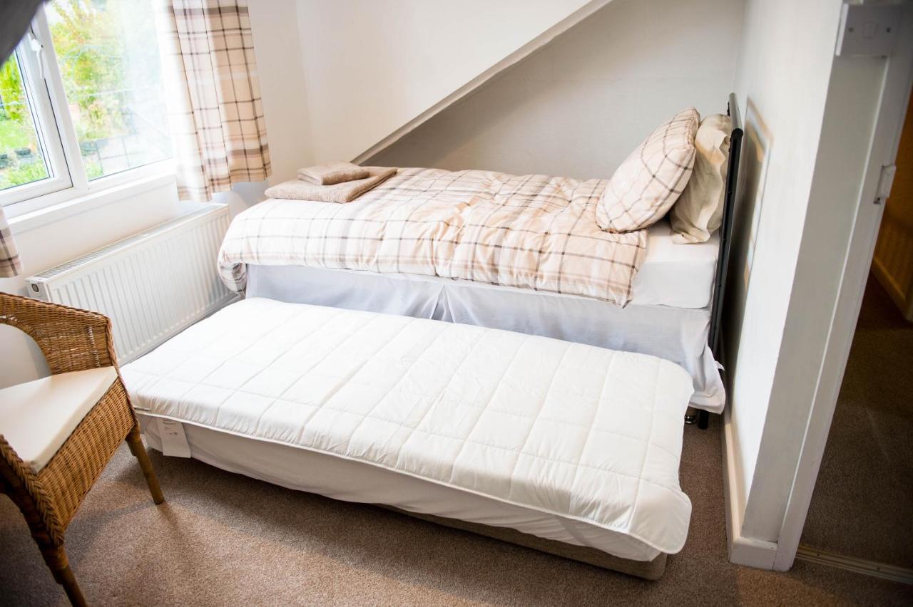 Awel Taf- Central Cottage Ideal For Families, With Parking Сент-Клирс Экстерьер фото