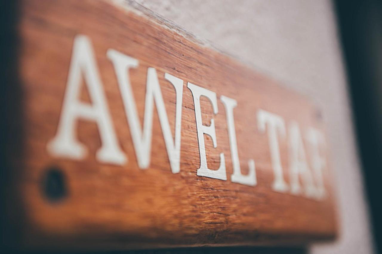 Awel Taf- Central Cottage Ideal For Families, With Parking Сент-Клирс Экстерьер фото